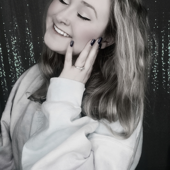 Meet your Posher, Lexi - Picture 5 of 5